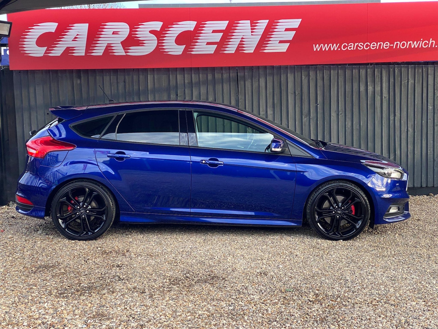 Used Ford Focus 2017 for sale - 76849937: Photo 2