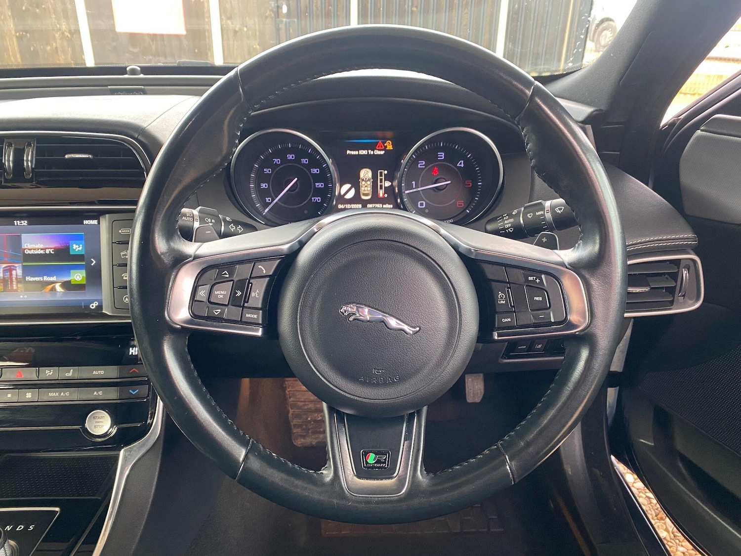 Used Jaguar XE 2016 for sale - 76824108: Photo 26