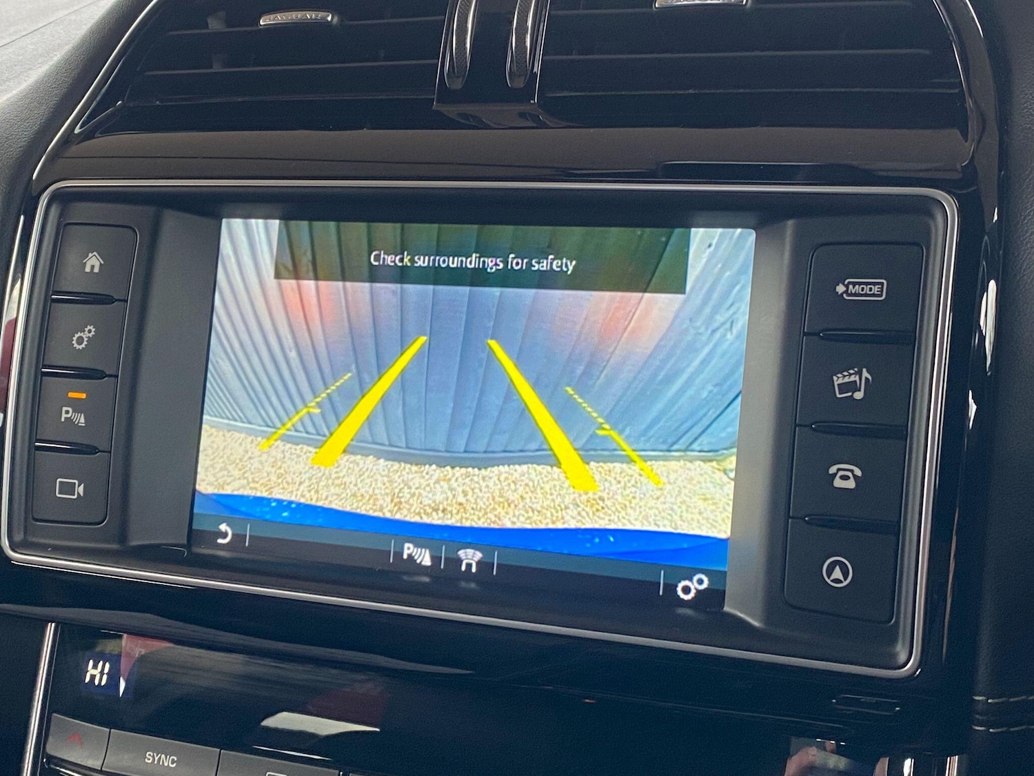 Used Jaguar XE 2016 for sale - 76824108: Photo 28