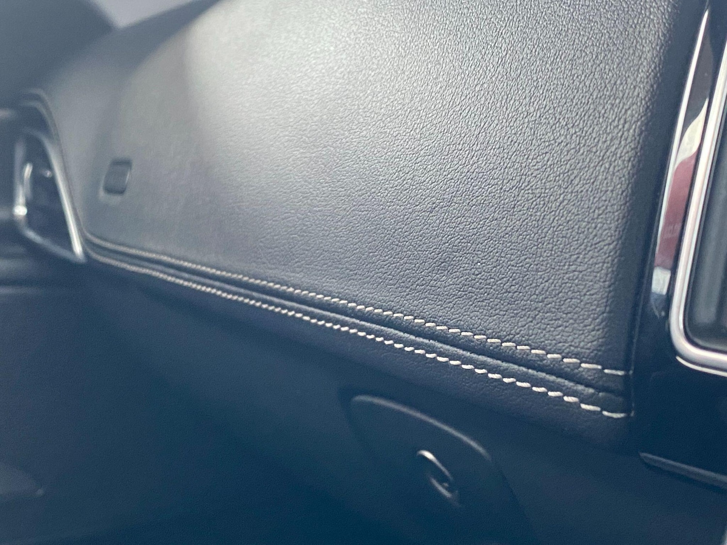 Used Jaguar XE 2016 for sale - 76824108: Photo 40