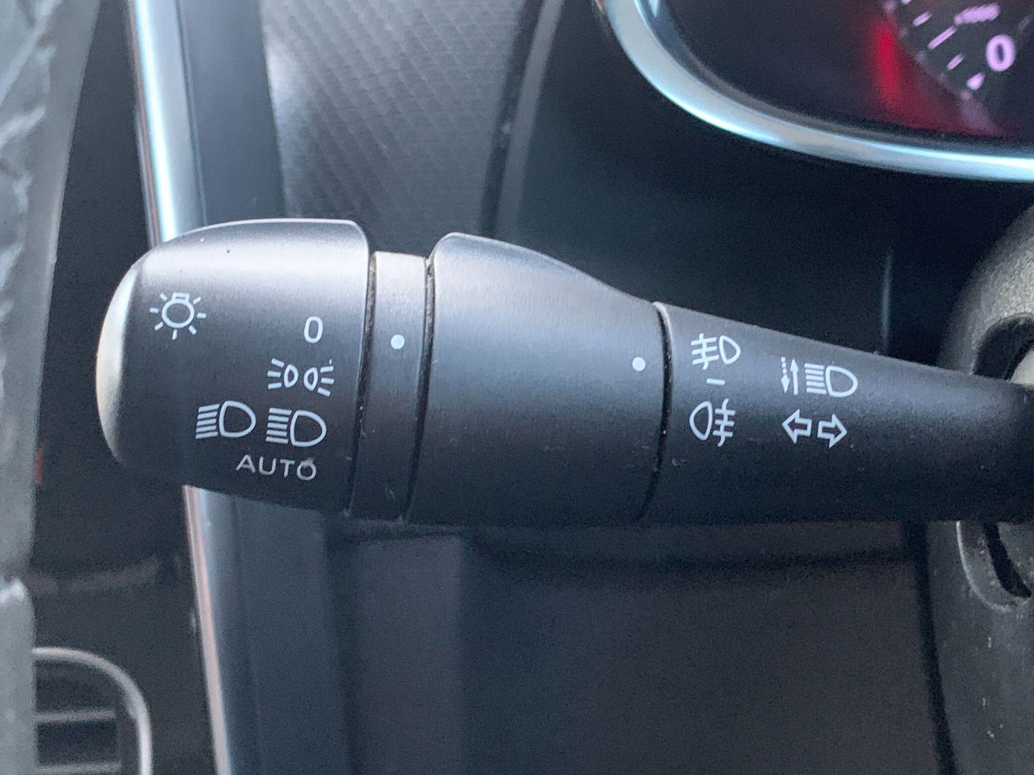 Used Renault Clio 2017 for sale - 75340077: Photo 39