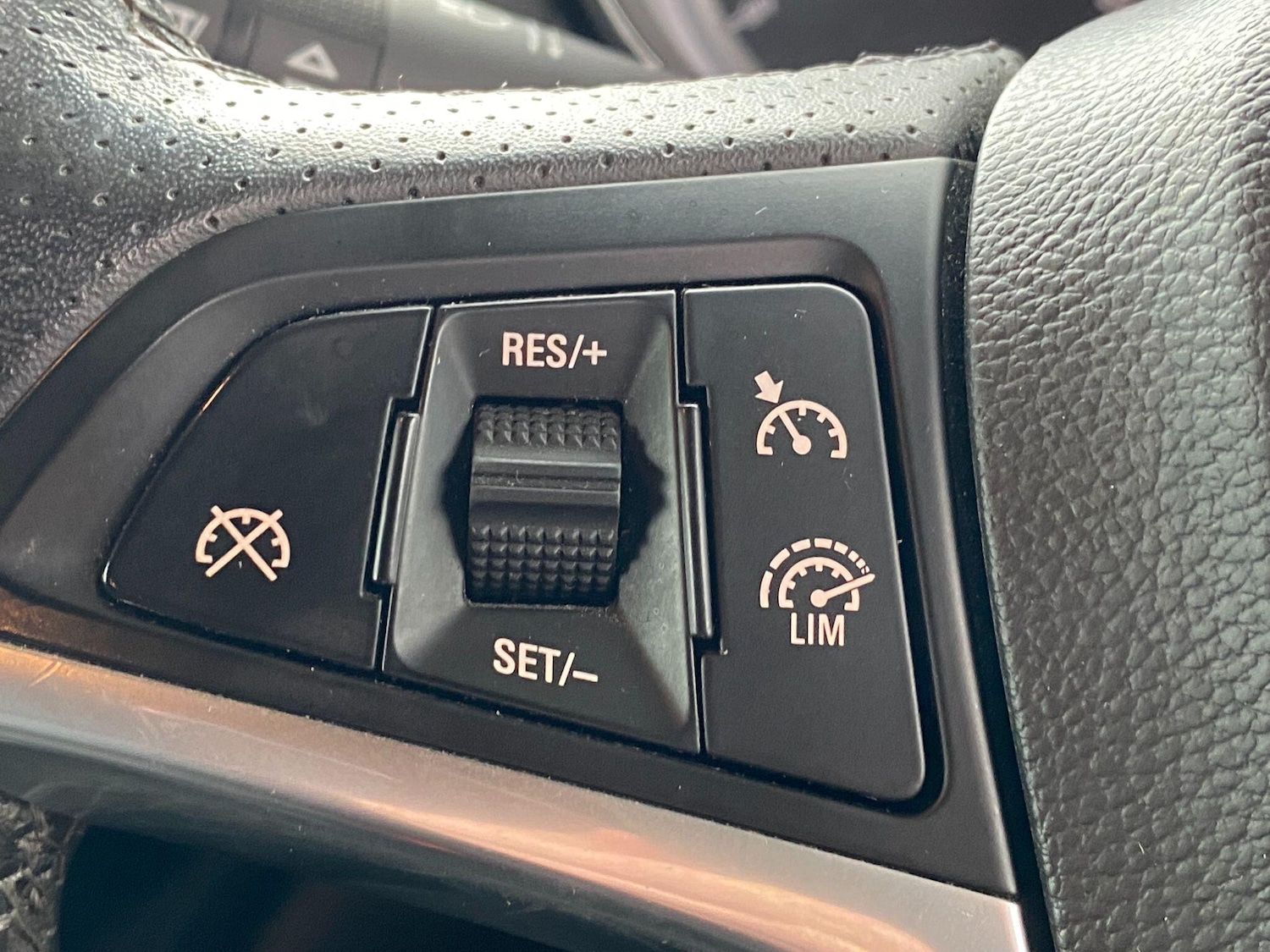 Used Vauxhall Astra GTC 2017 for sale - 77624901: Photo 38