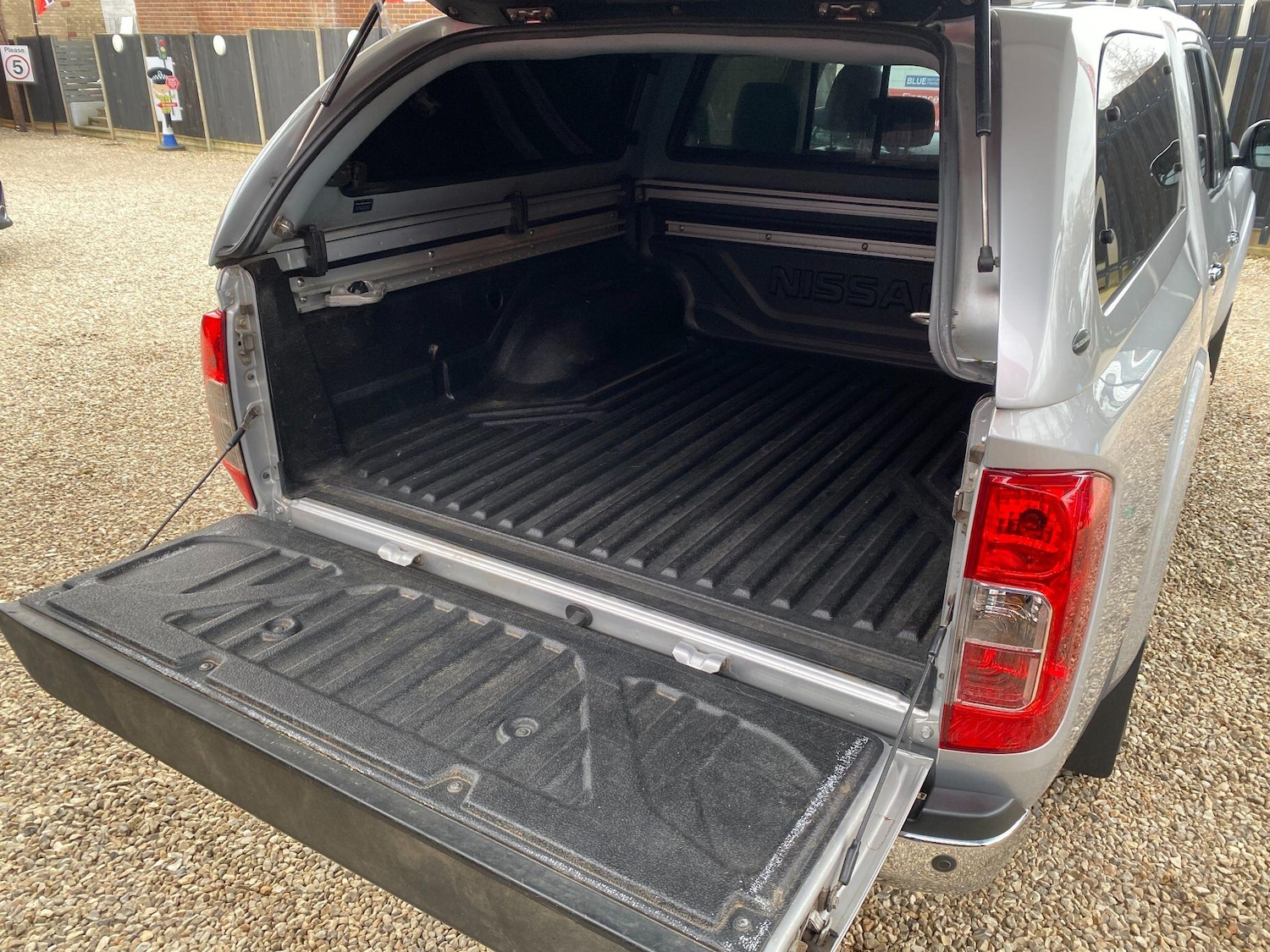 Used Nissan Navara 2017 for sale - 77574961: Photo 24