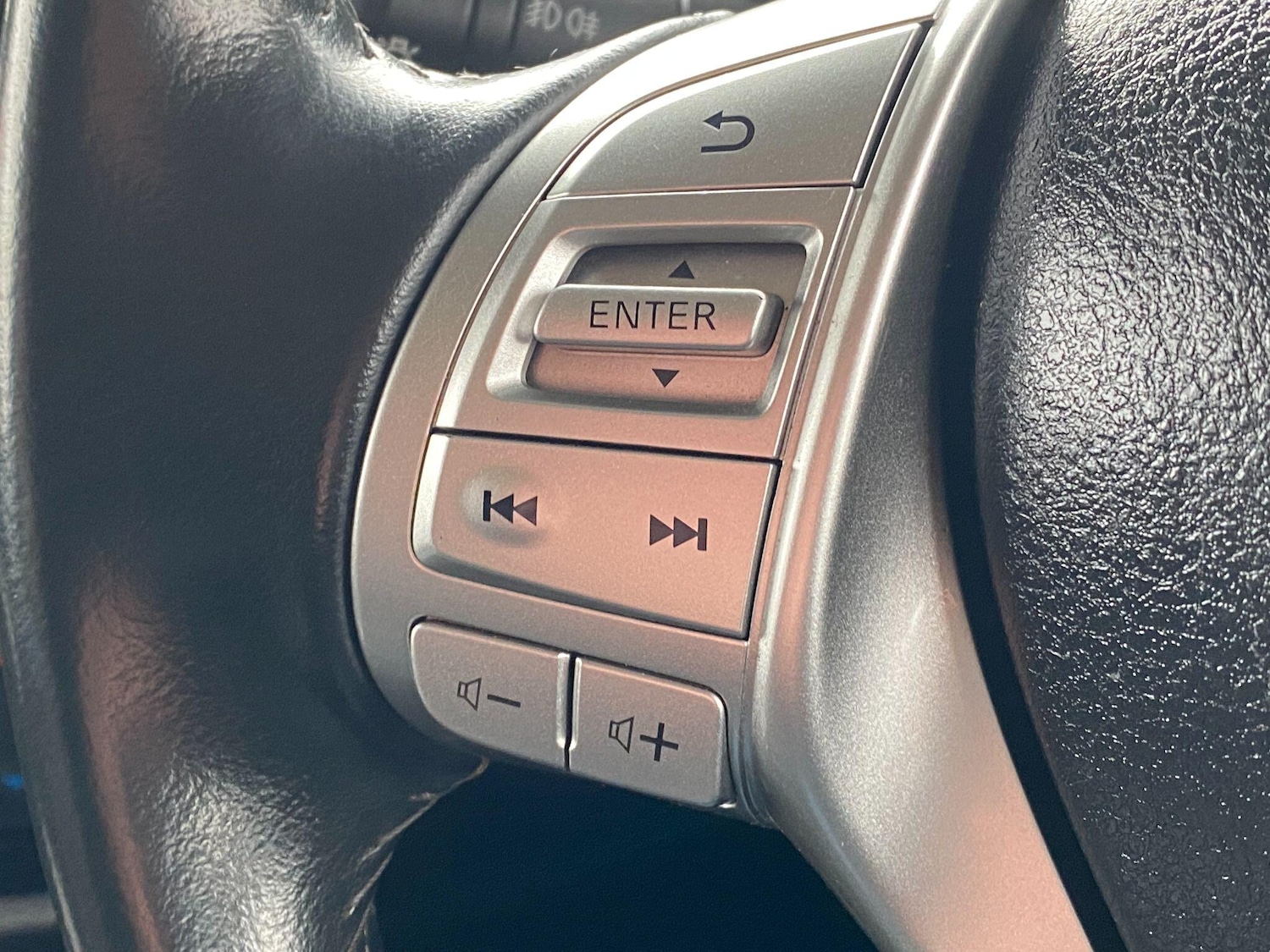 Used Nissan Navara 2017 for sale - 77574961: Photo 35