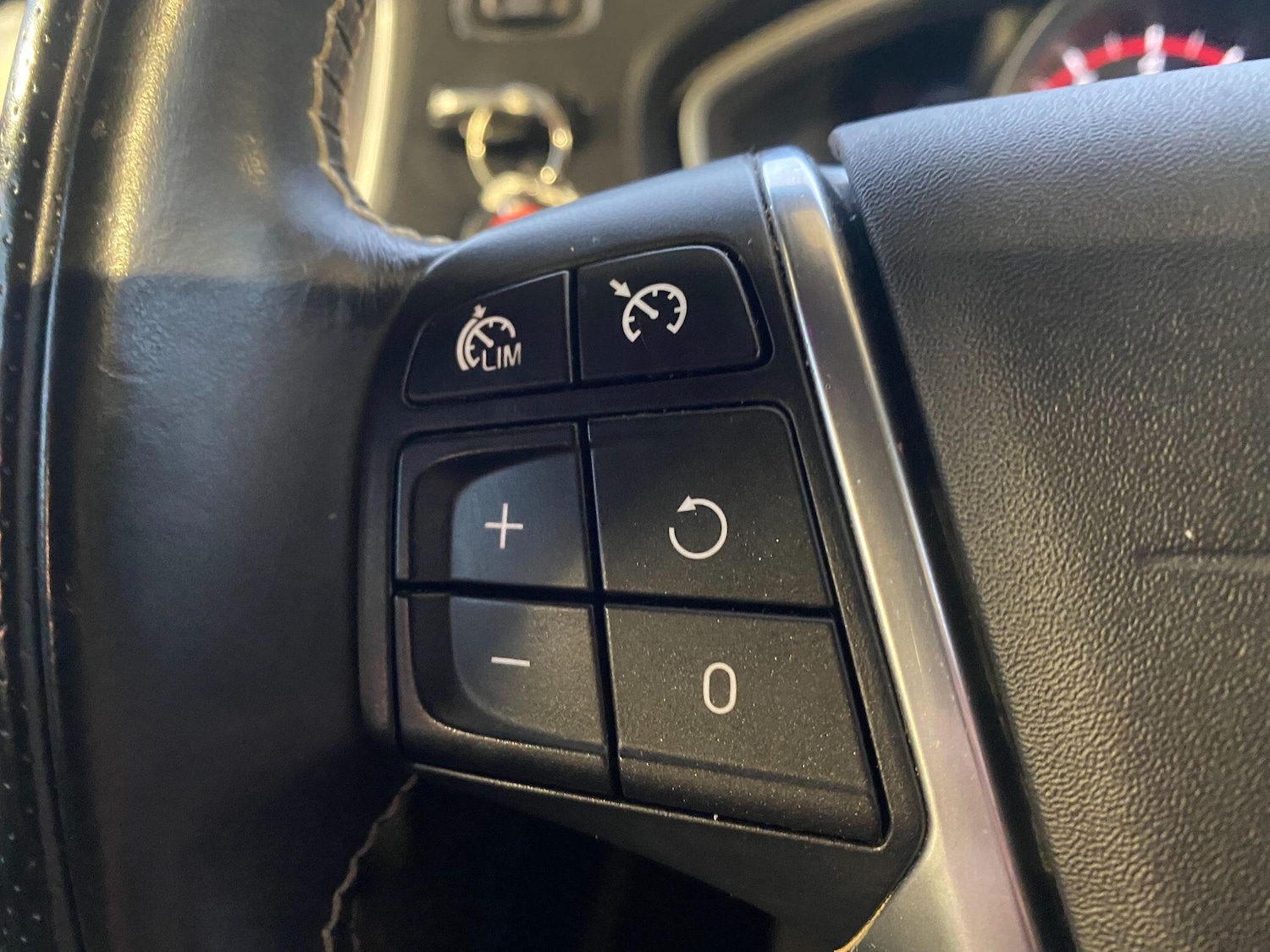 Used Volvo V40 2016 for sale - 77203775: Photo 27