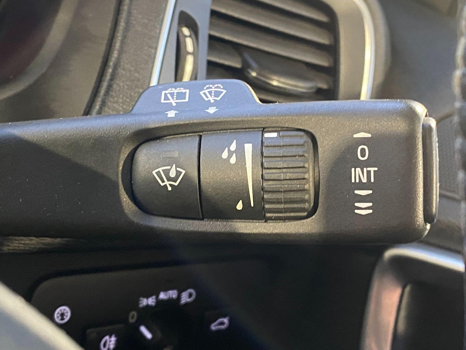 Used Volvo V40 2016 for sale - 77203775: Photo 31