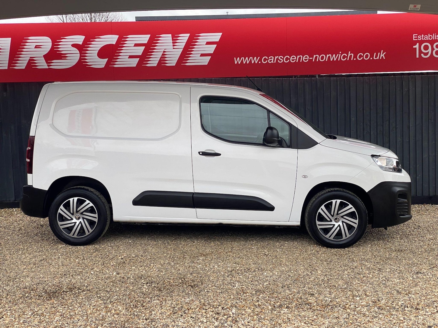 Used Citroen Berlingo 2020 for sale - 77683640: Photo 2