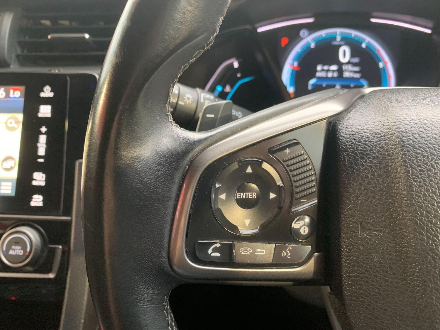 Used Honda Civic 2019 for sale - 76152783: Photo 20