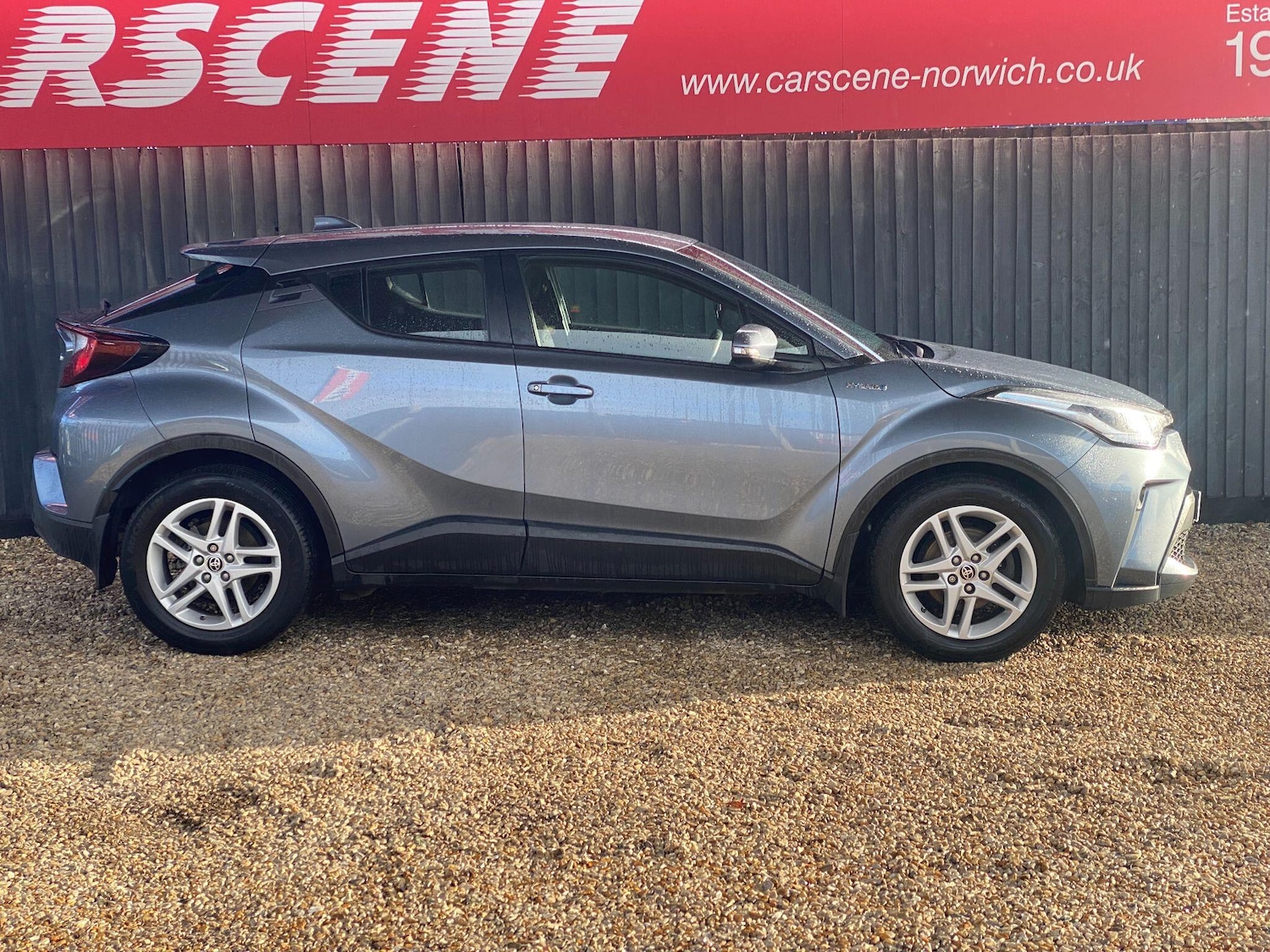 Used Toyota C-HR 2021 for sale - 77021212: Photo 2