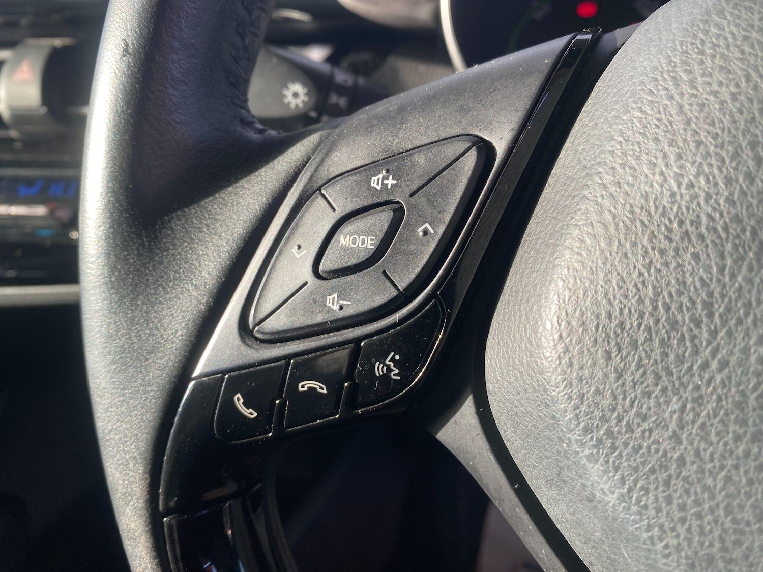 Used Toyota C-HR 2021 for sale - 77021212: Photo 35