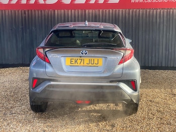 Used Toyota C-HR 2021 for sale - 77021212: Photo