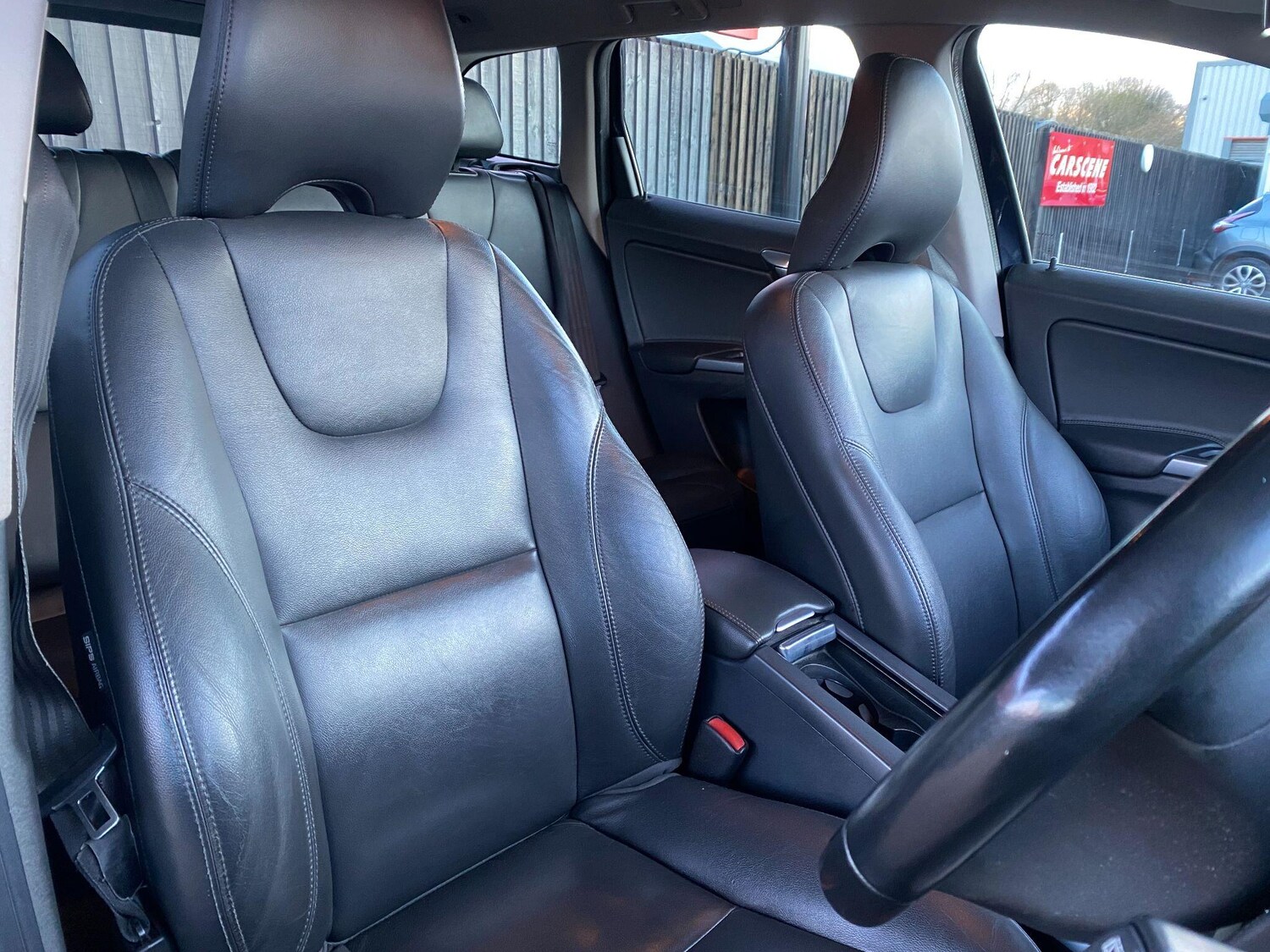 Used Volvo XC60 2015 for sale - 77549576: Photo 19