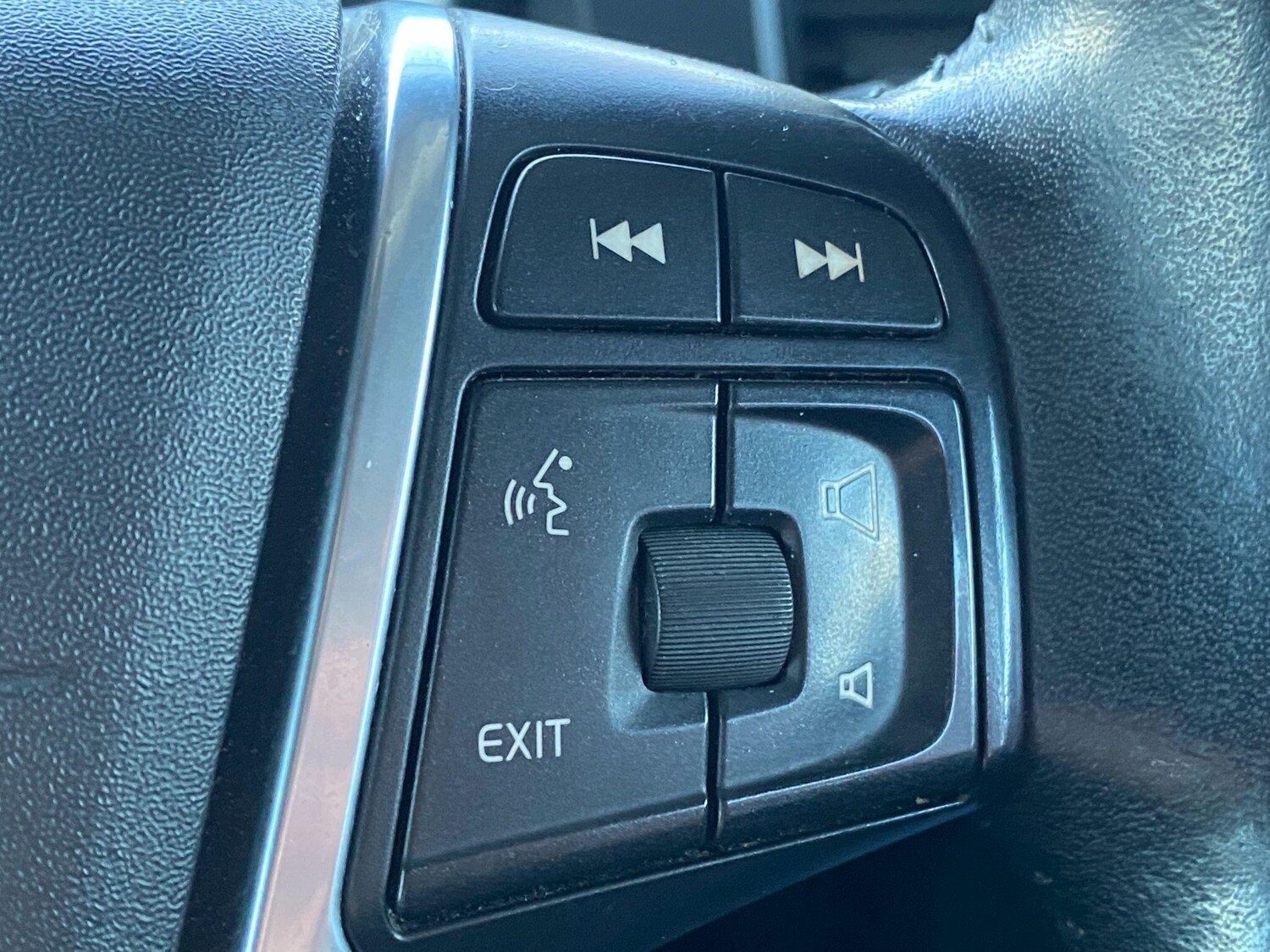 Used Volvo XC60 2015 for sale - 77549576: Photo 34