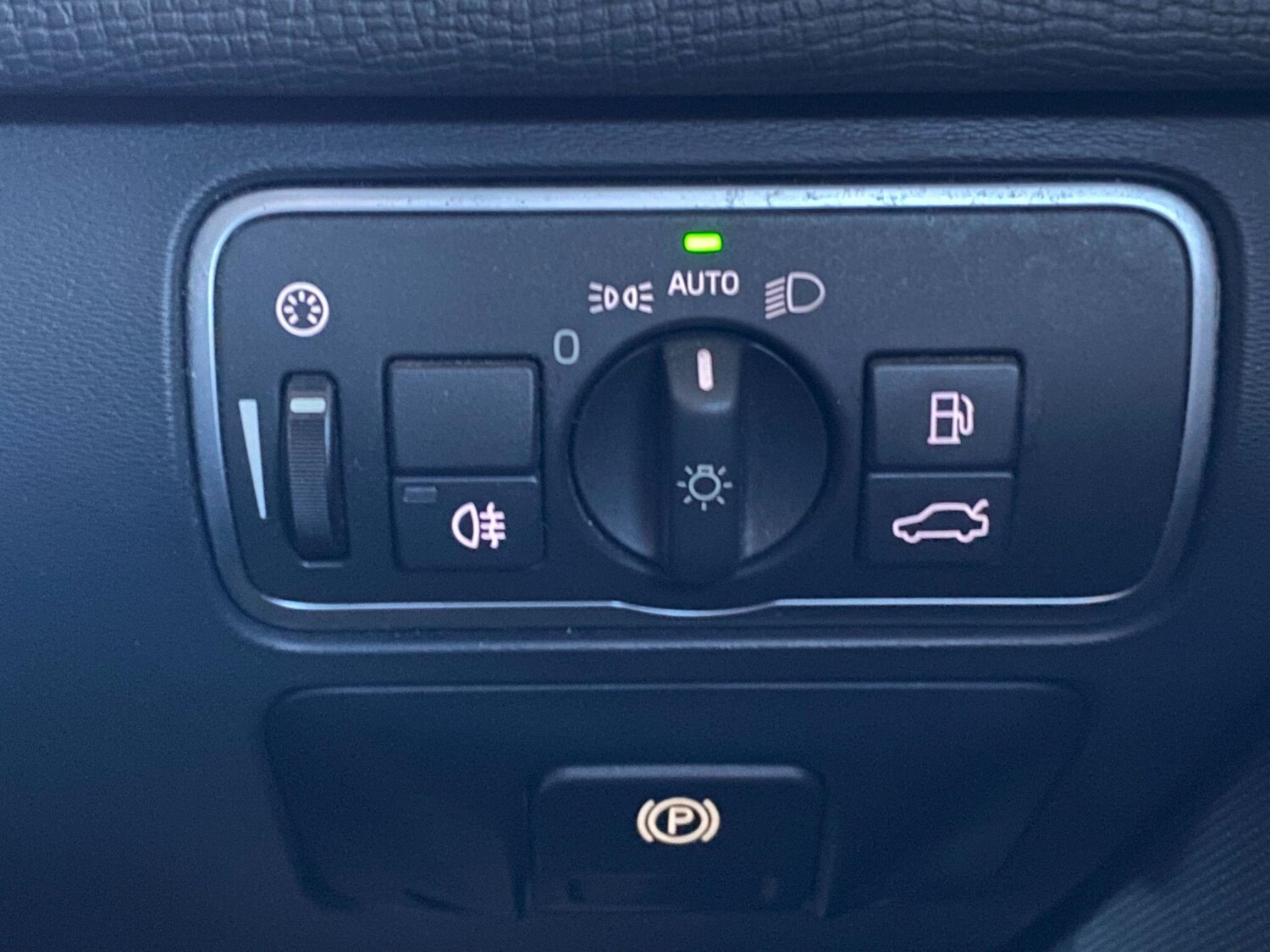 Used Volvo XC60 2015 for sale - 77549576: Photo 38