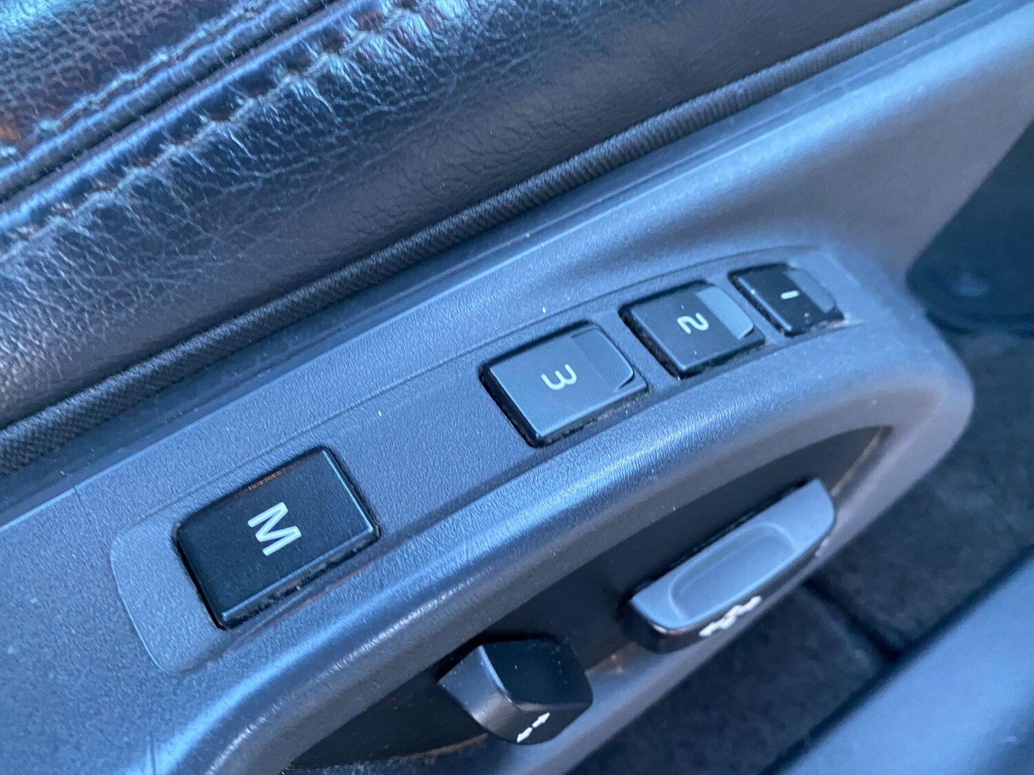 Used Volvo XC60 2015 for sale - 77549576: Photo 43