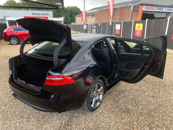 Used Jaguar XE 2017 for sale - 76240009: Photo 16