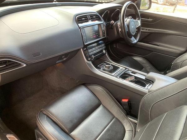 Used Jaguar XE 2017 for sale - 76240009: Photo 41