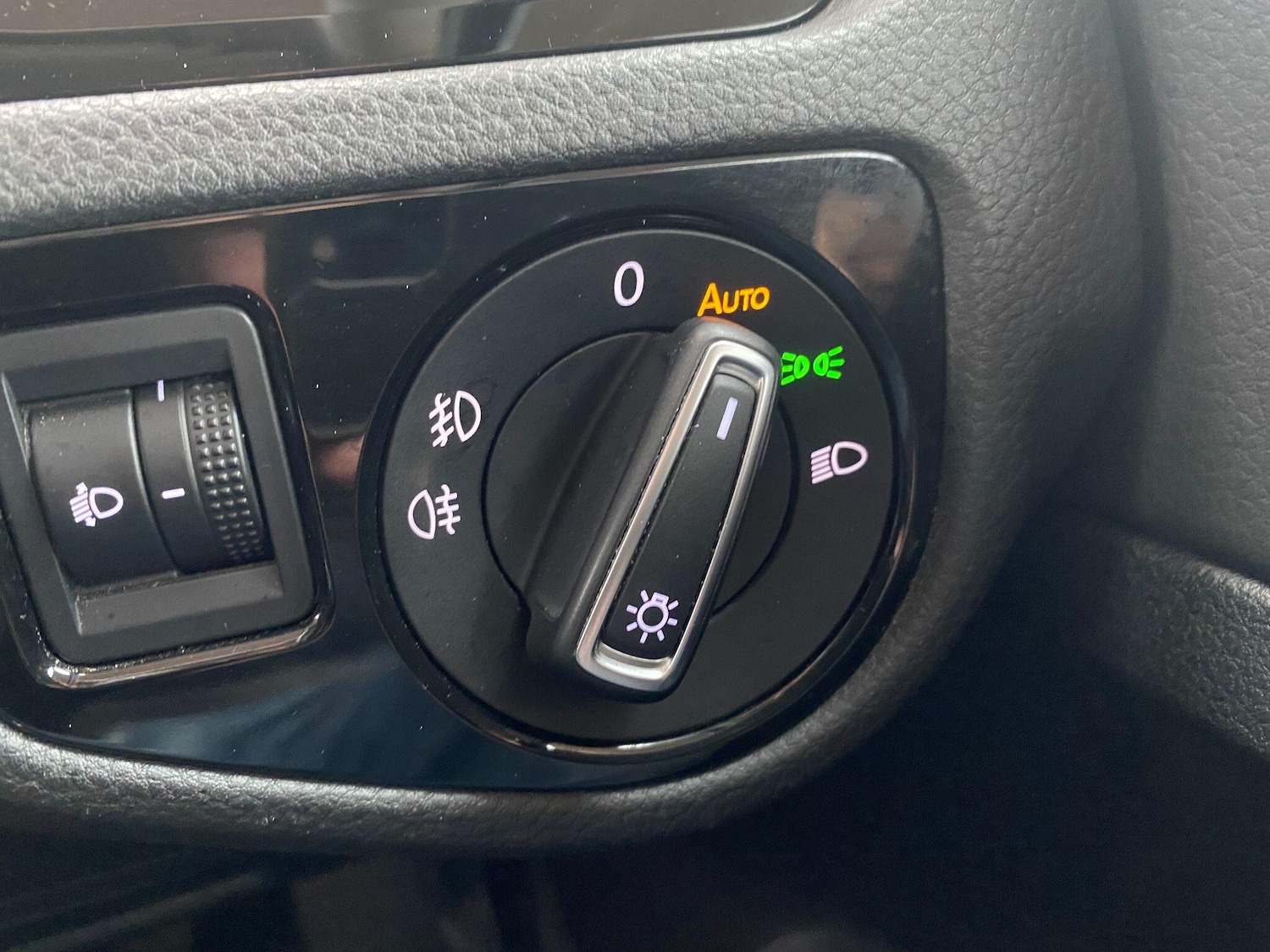 Used Volkswagen Golf for sale - 76728004: Photo 25