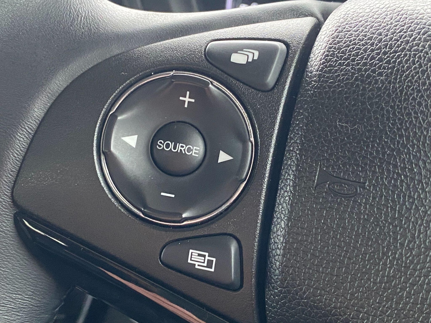 Used Honda HR-V 2017 for sale - 76108918: Photo 40