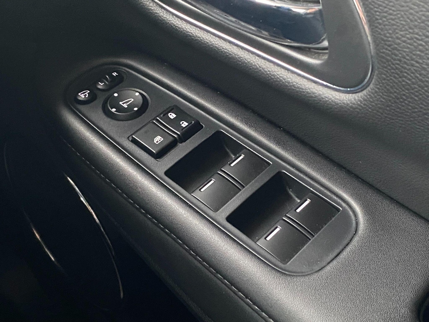 Used Honda HR-V 2017 for sale - 76108918: Photo 48