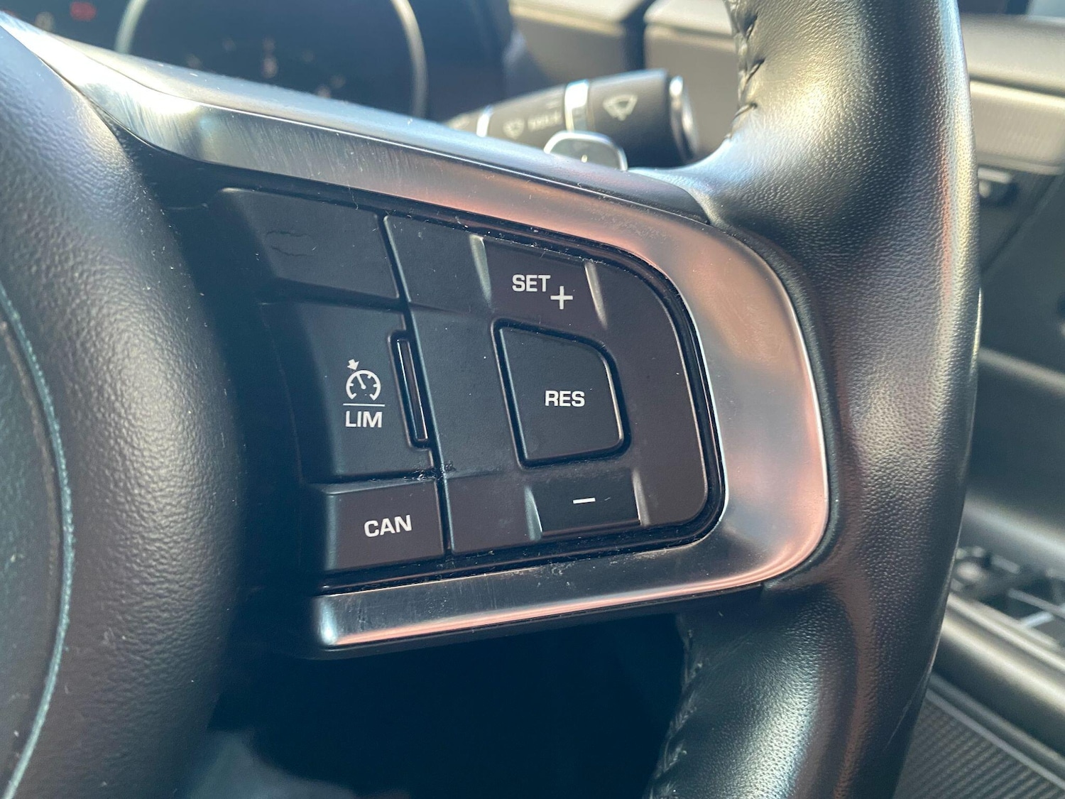 Used Jaguar XE 2017 for sale - 77203455: Photo 28