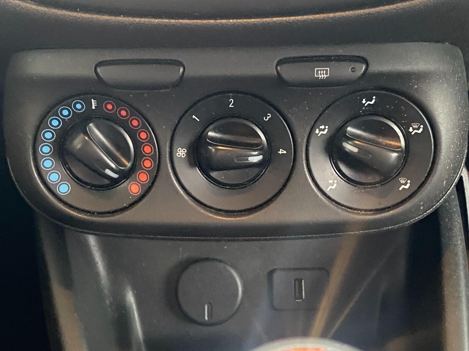 Used Vauxhall Corsa 2015 for sale - 77611577: Photo 26