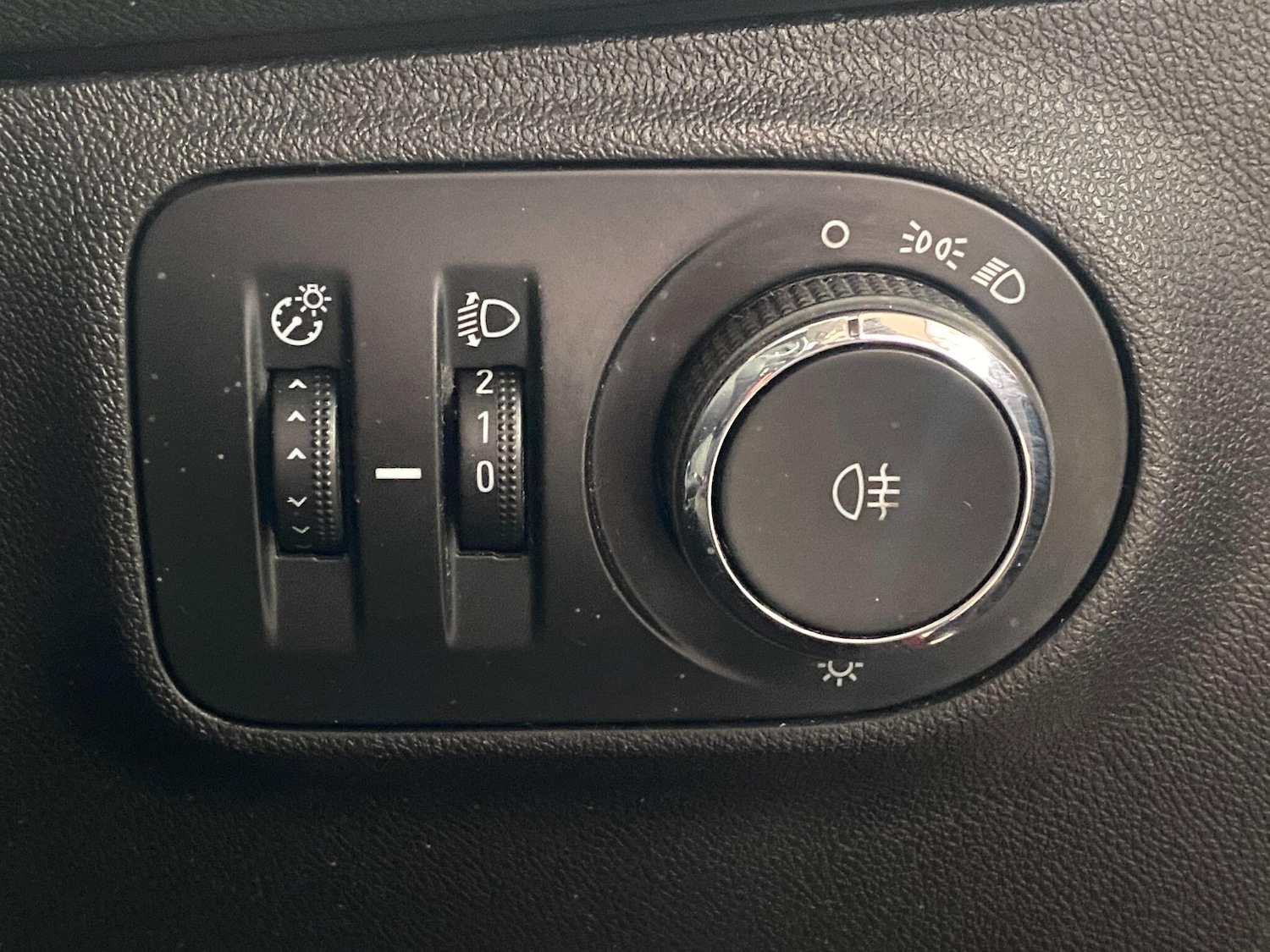 Used Vauxhall Corsa 2015 for sale - 77611577: Photo 33