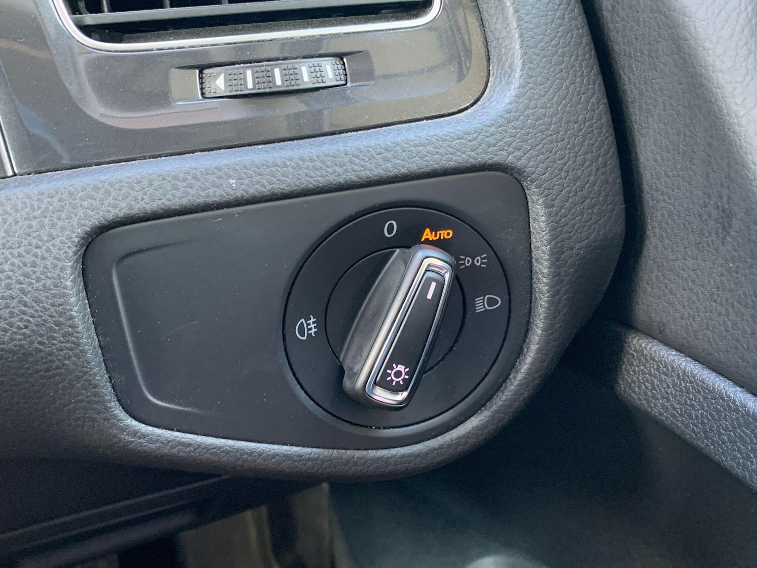 Used Volkswagen Golf 2018 for sale - 75768794: Photo 24