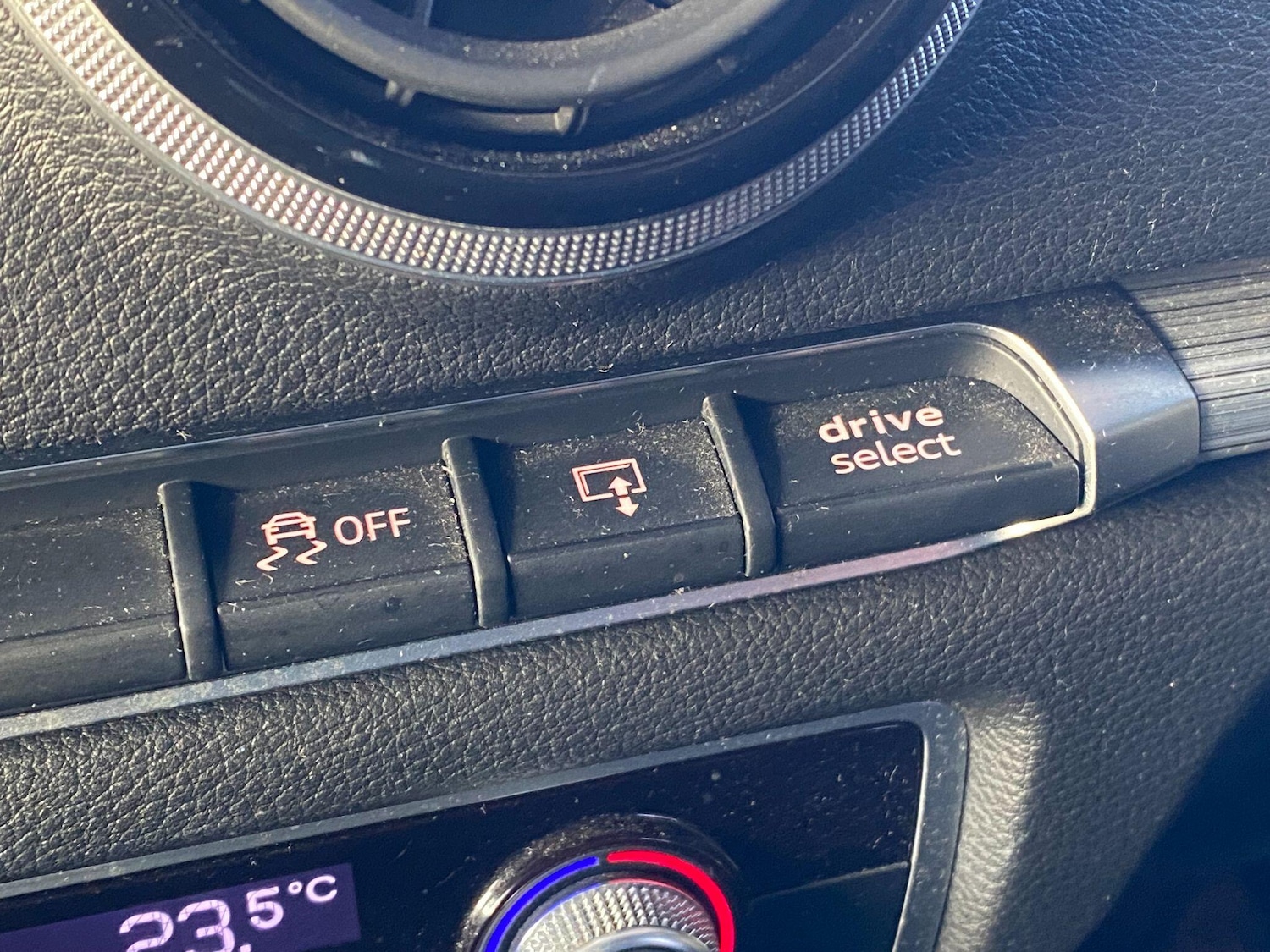 Used Audi A3 2015 for sale - 77016324: Photo 28