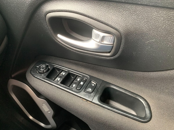 Used Jeep Renegade 2016 for sale - 76013223: Photo 29