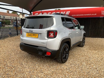 Used Jeep Renegade 2016 for sale - 76013223: Photo 4