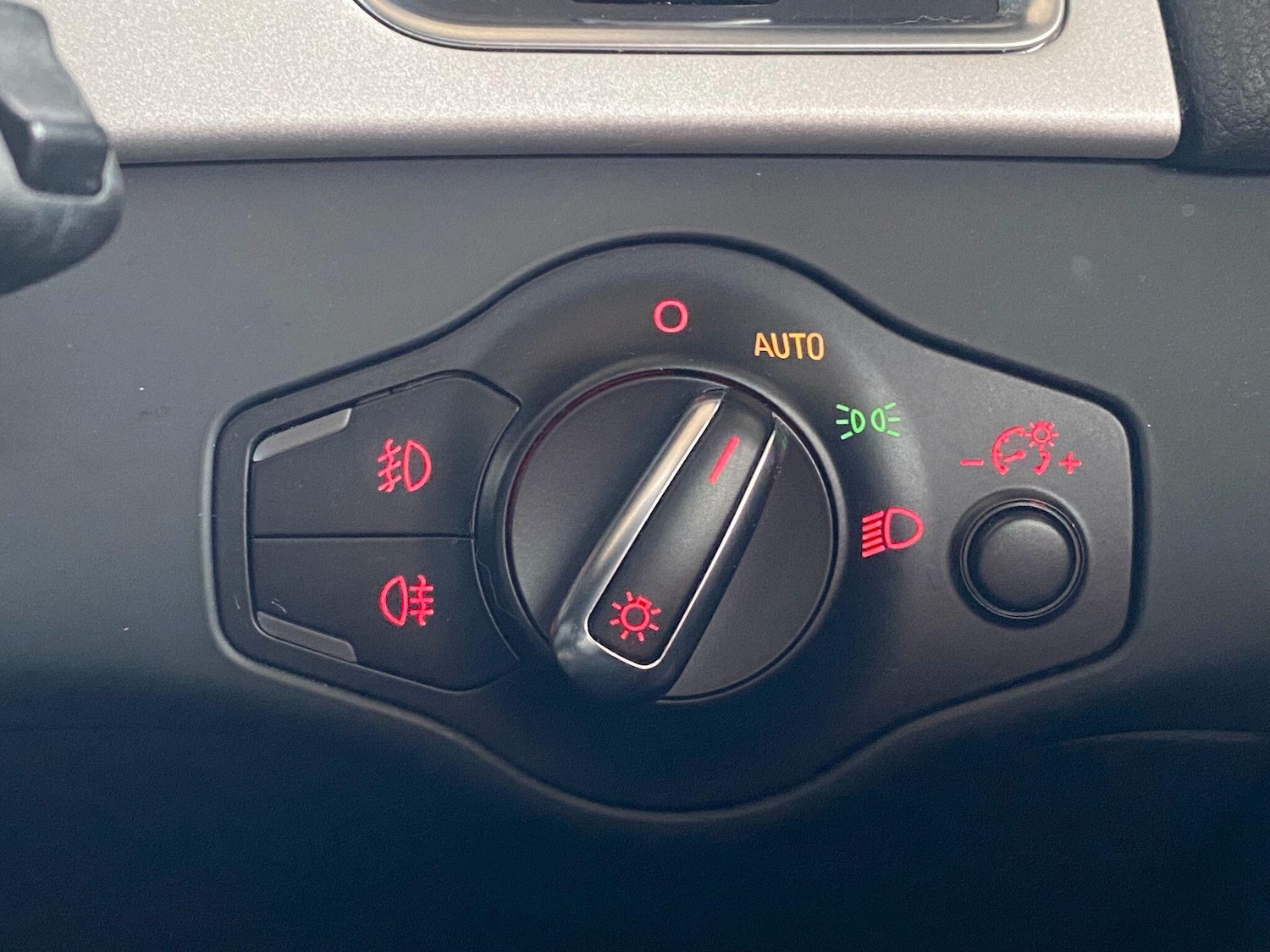 Used Audi A4 Avant 2015 for sale - 76850249: Photo 42