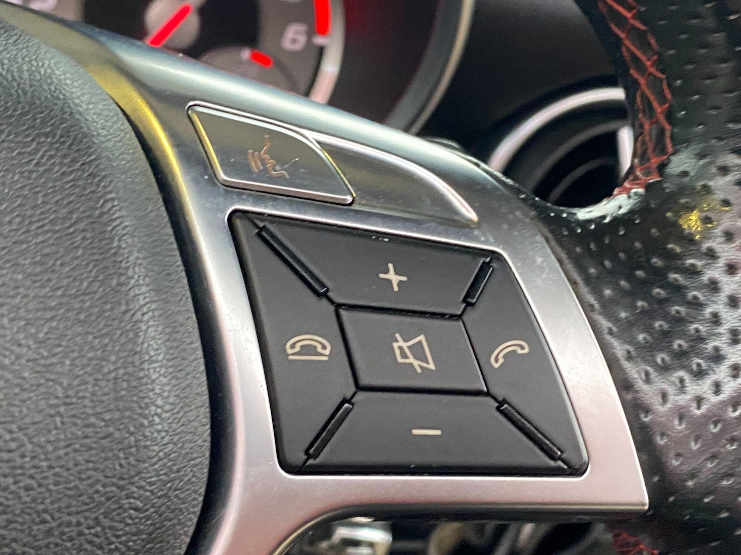 Used Mercedes-Benz SLK 2015 for sale - 77646398: Photo 36