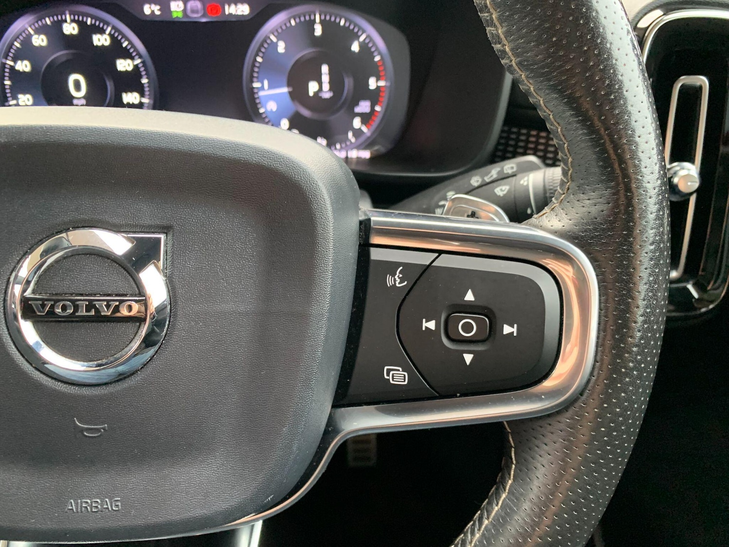 Used Volvo XC40 2019 for sale - 76498856: Photo 16