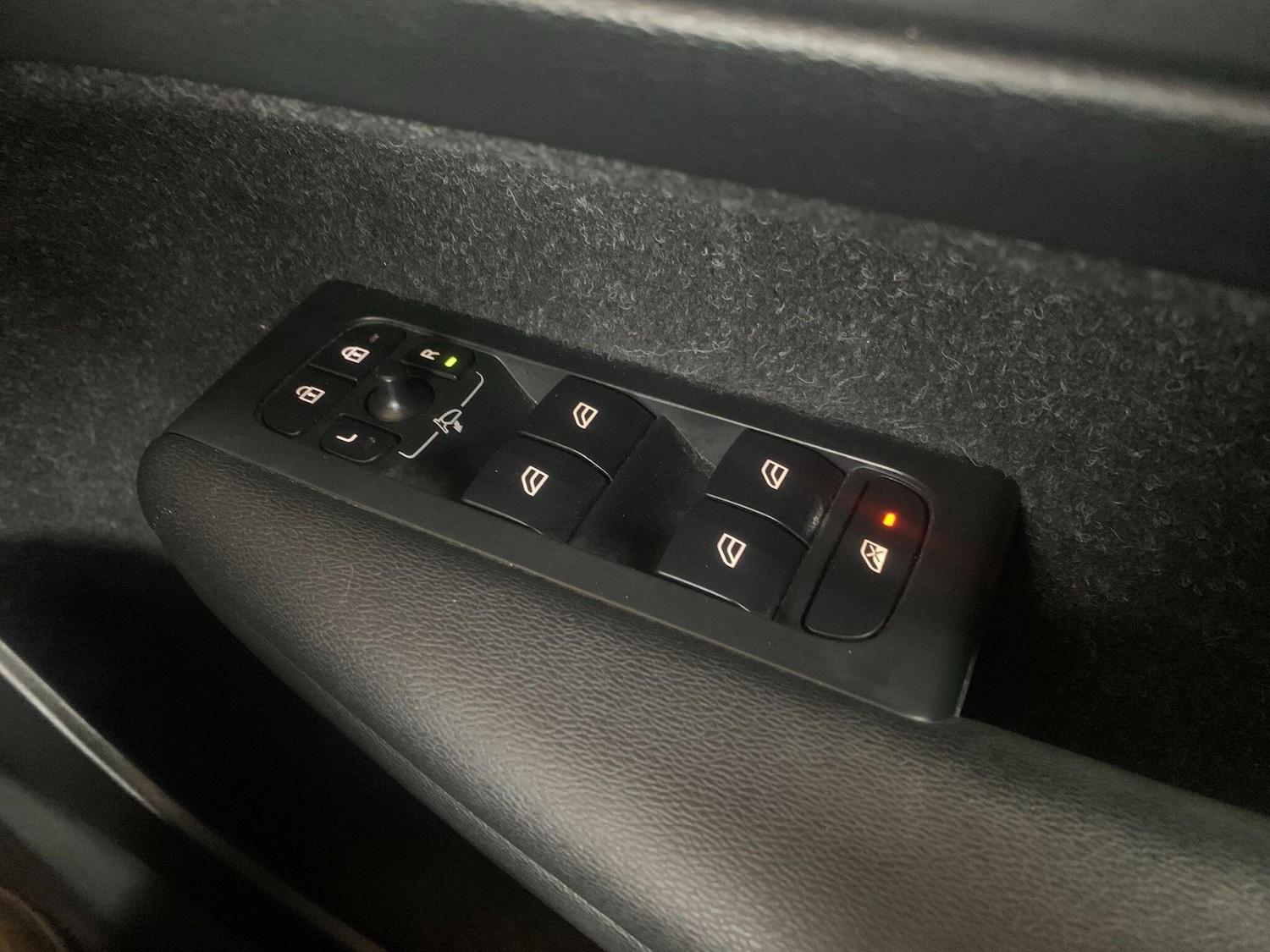 Used Volvo XC40 2019 for sale - 76498856: Photo 17