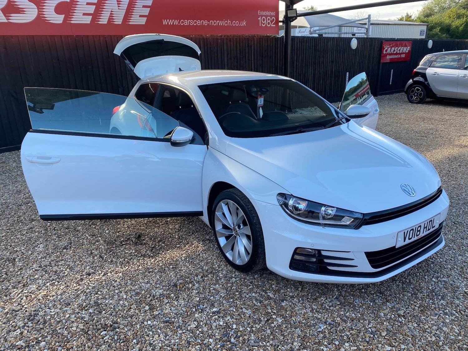 Used Volkswagen Scirocco 2018 for sale - 75657637: Photo 11