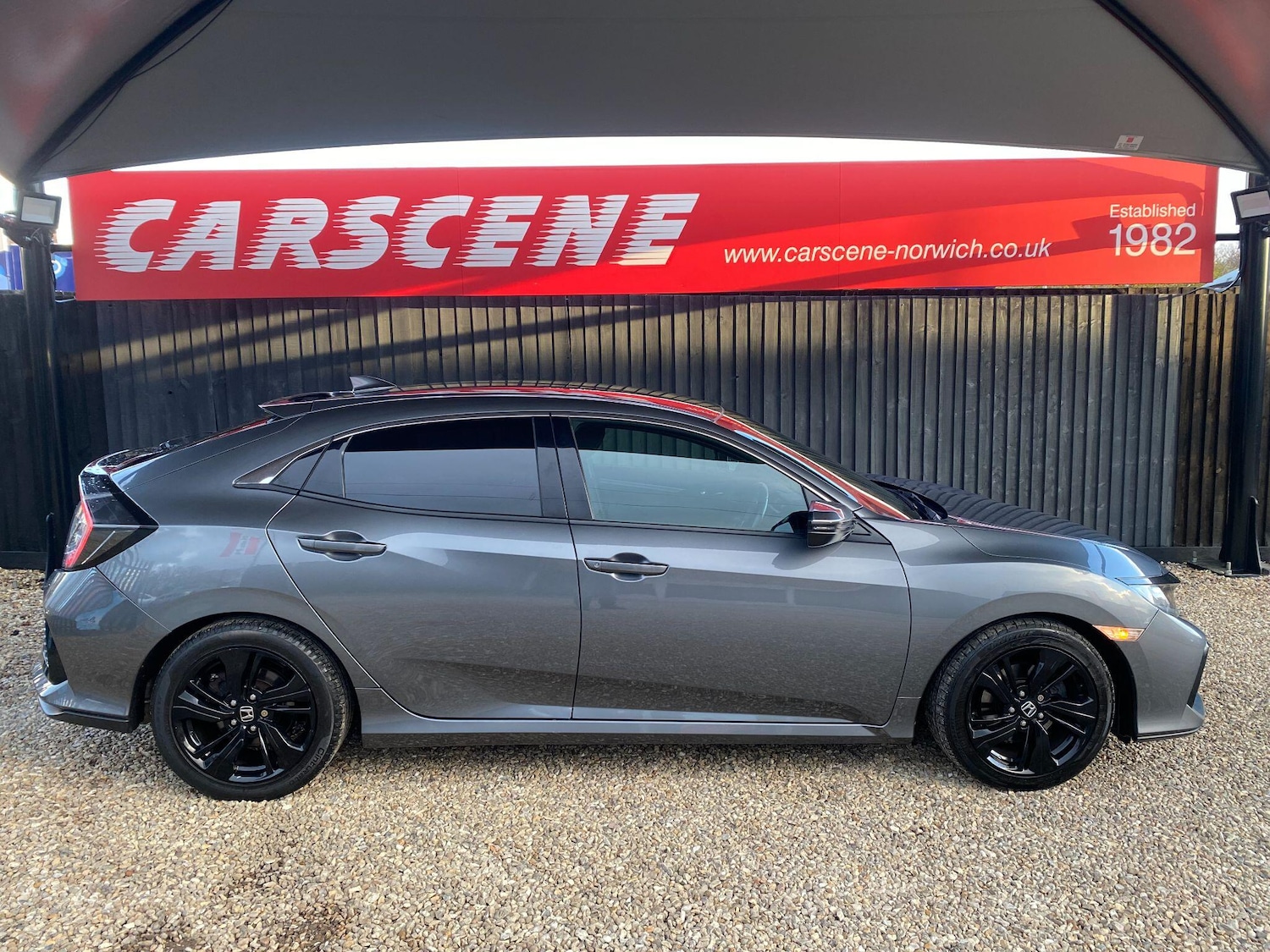 Used Honda Civic 2018 for sale - 76584444: Photo 2