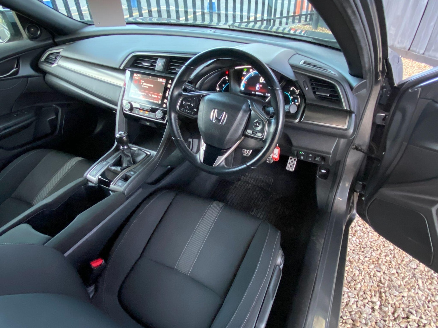 Used Honda Civic 2018 for sale - 76584444: Photo 24