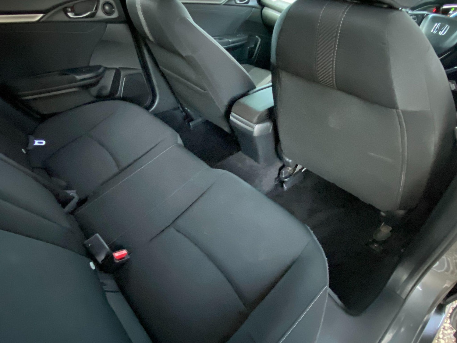 Used Honda Civic 2018 for sale - 76584444: Photo 26