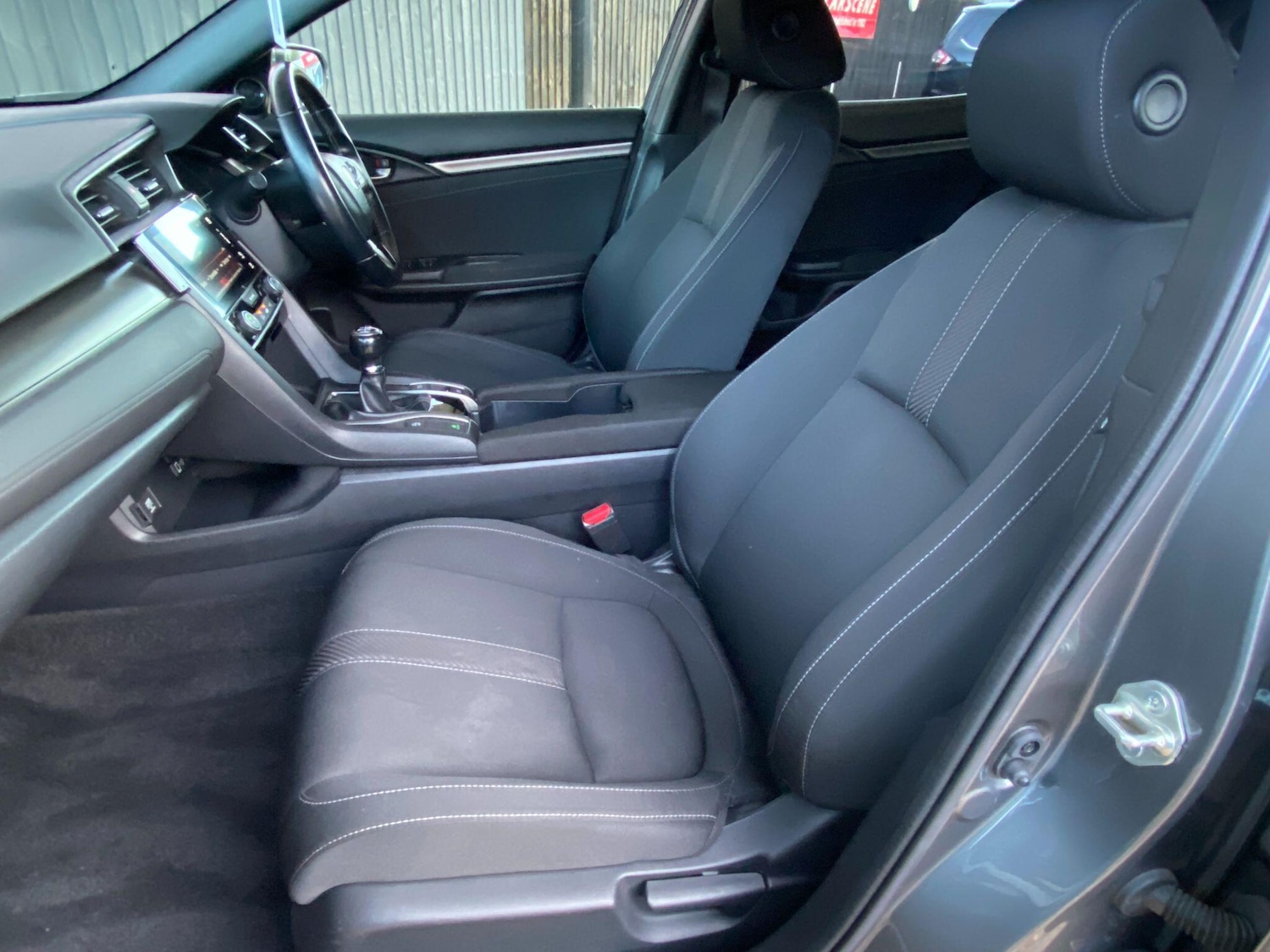 Used Honda Civic 2018 for sale - 76584444: Photo 31