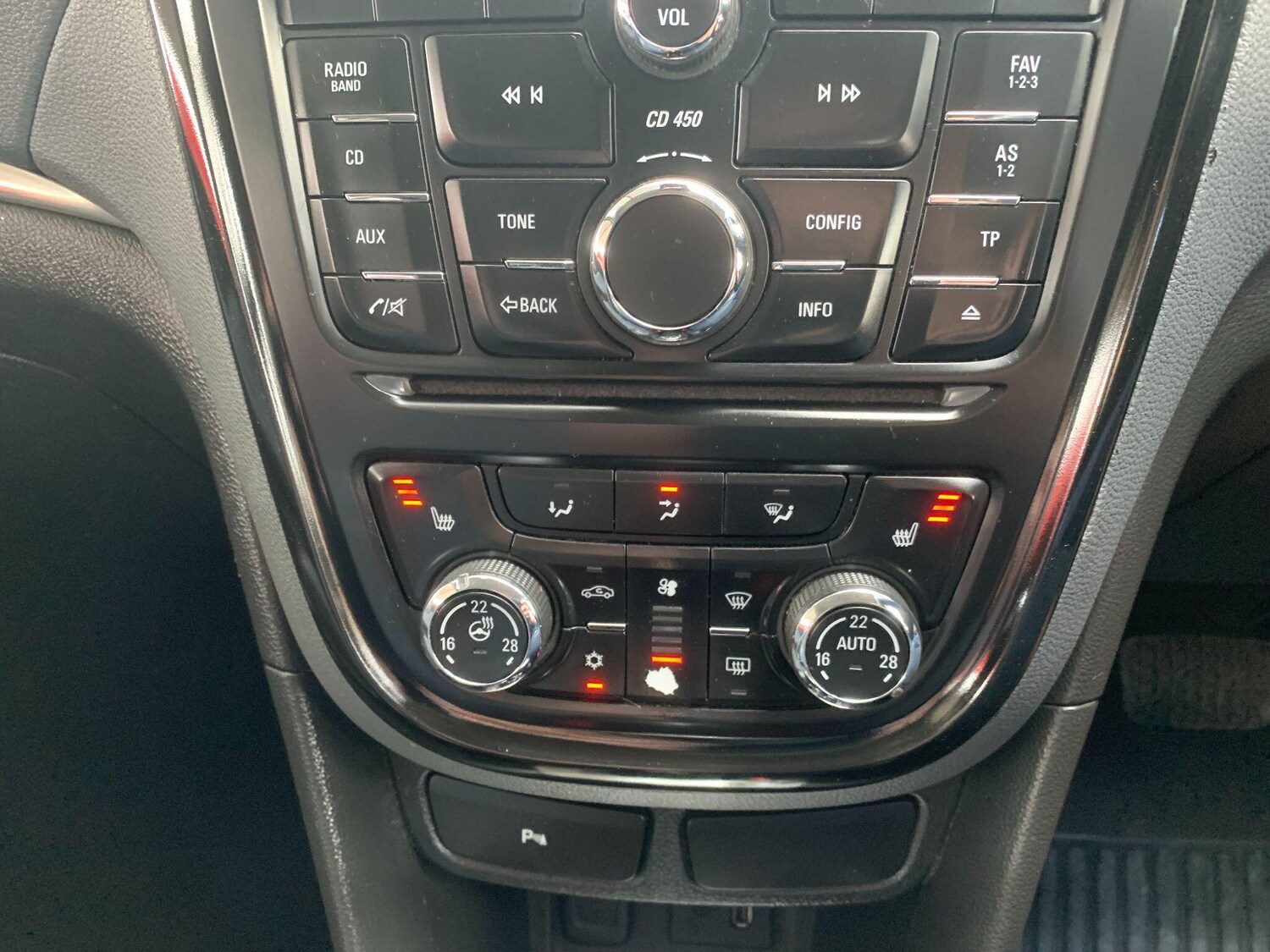 Used Vauxhall Mokka 2016 for sale - 75857925: Photo 28