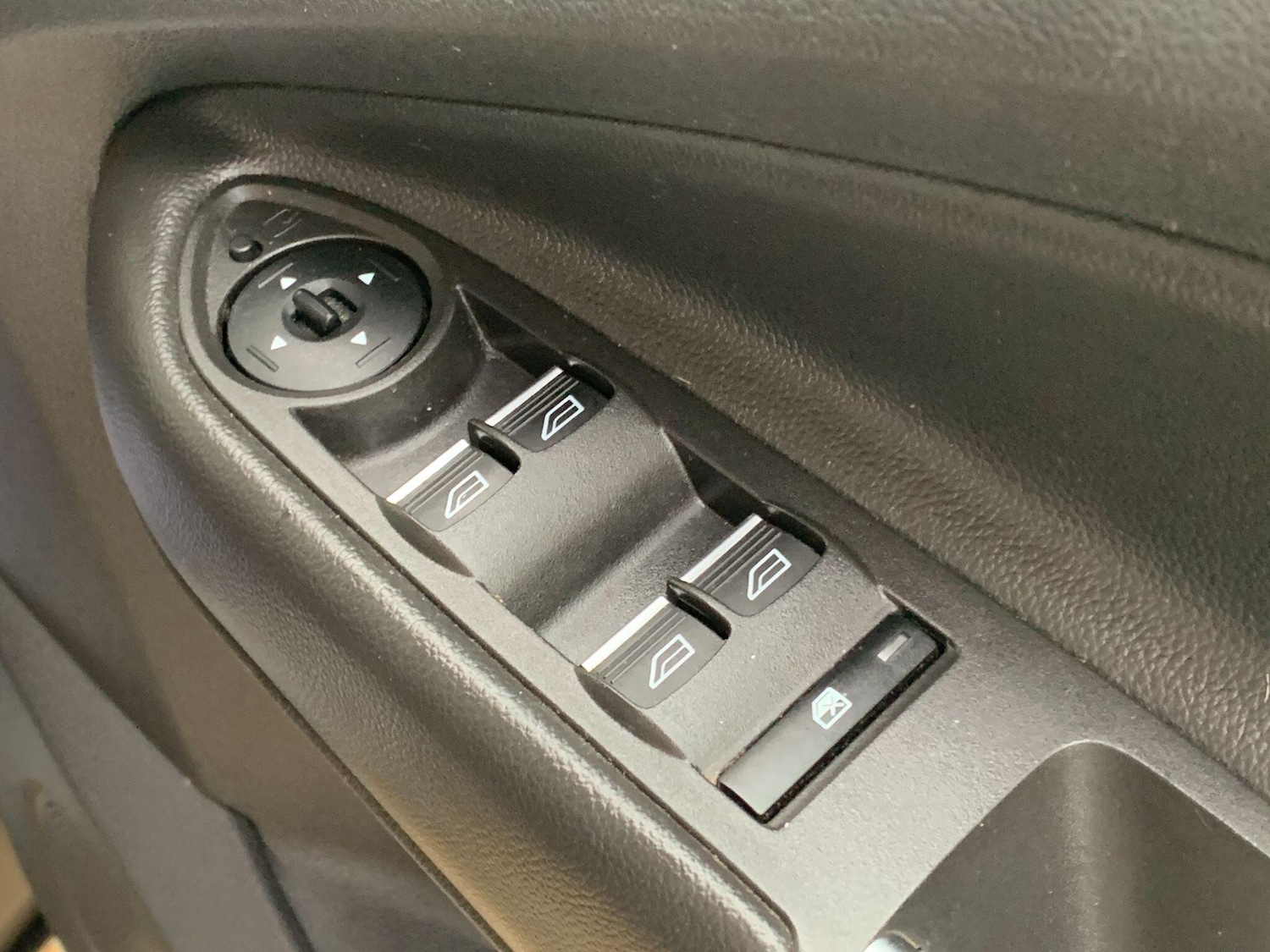 Used Ford Kuga 2017 for sale - 76175170: Photo 28