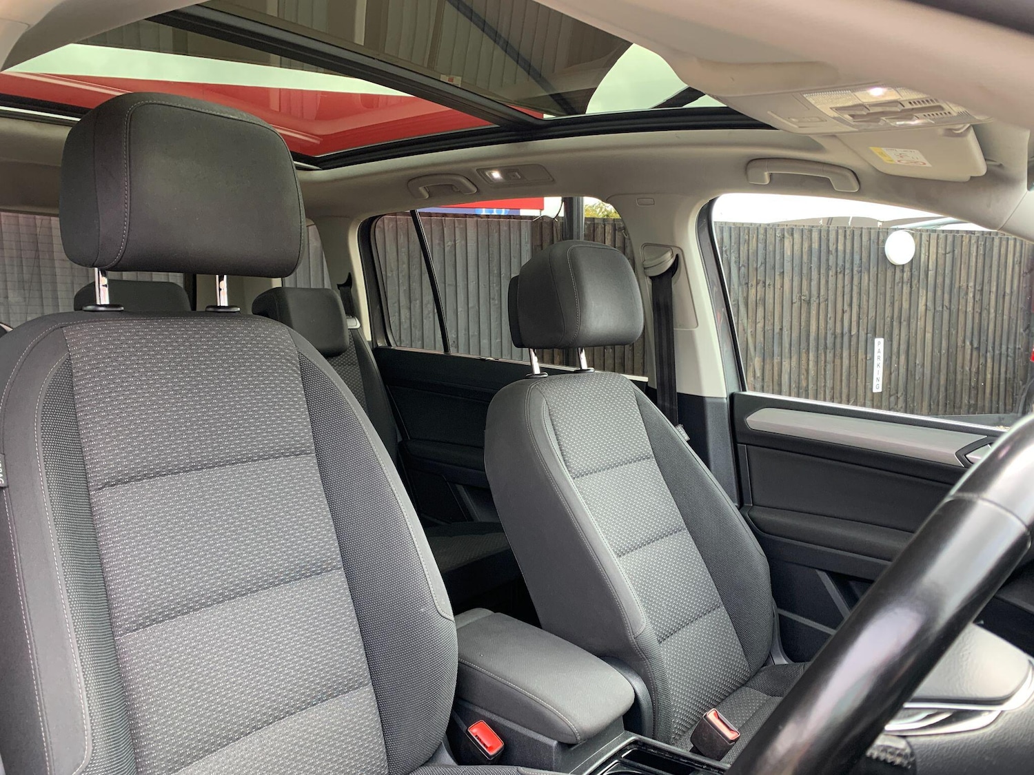 Used Volkswagen Touran 2018 for sale - 76307320: Photo 20