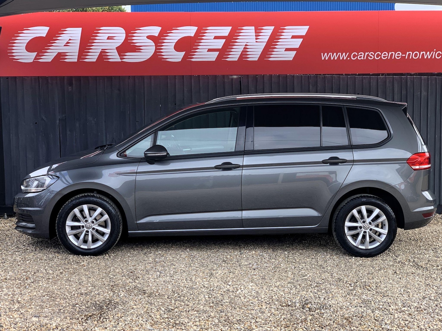 Used Volkswagen Touran 2018 for sale - 76307320: Photo 5