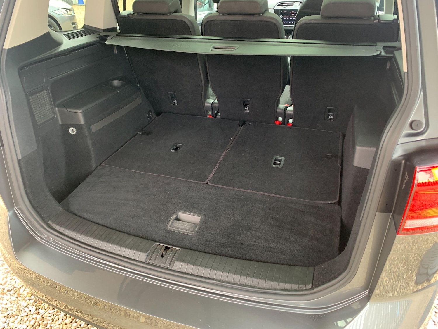 Used Volkswagen Touran 2018 for sale - 76307320: Photo 51