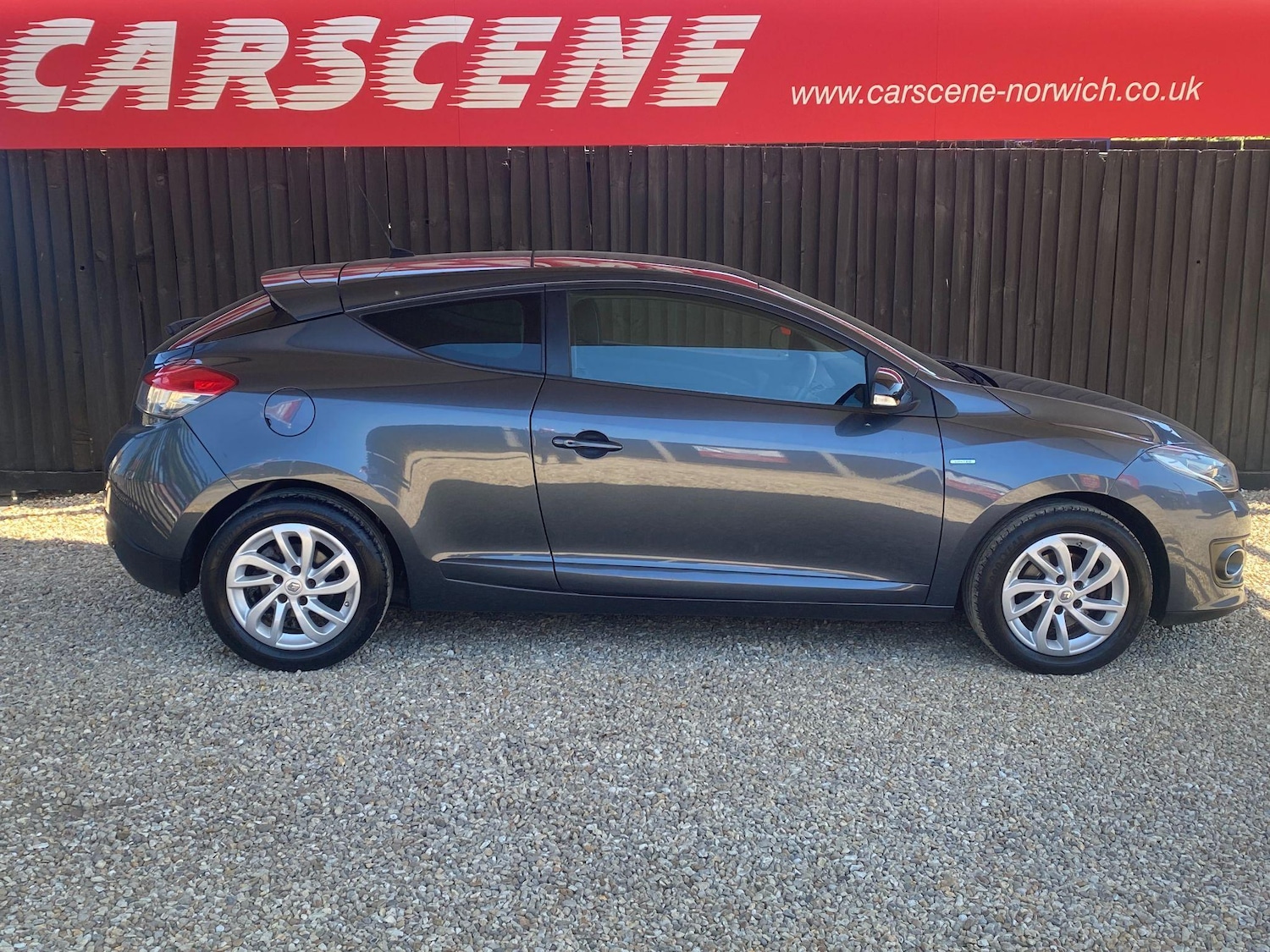 Used Renault Megane 2016 for sale - 76499976: Photo 2