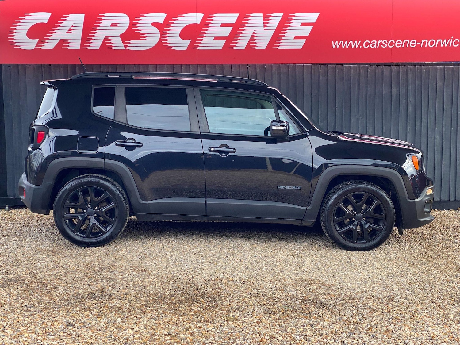 Used Jeep Renegade 2017 for sale - 76850436: Photo 2