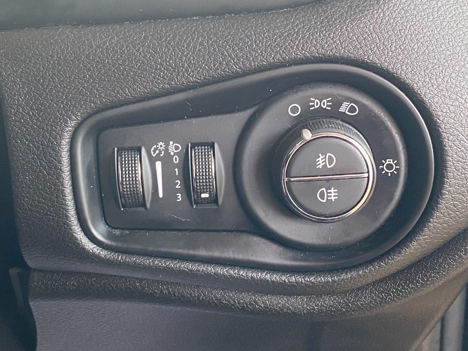 Used Jeep Renegade 2017 for sale - 76850436: Photo 30