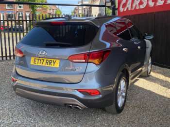 Used Hyundai Santa Fe 2017 for sale - 75023917: Photo