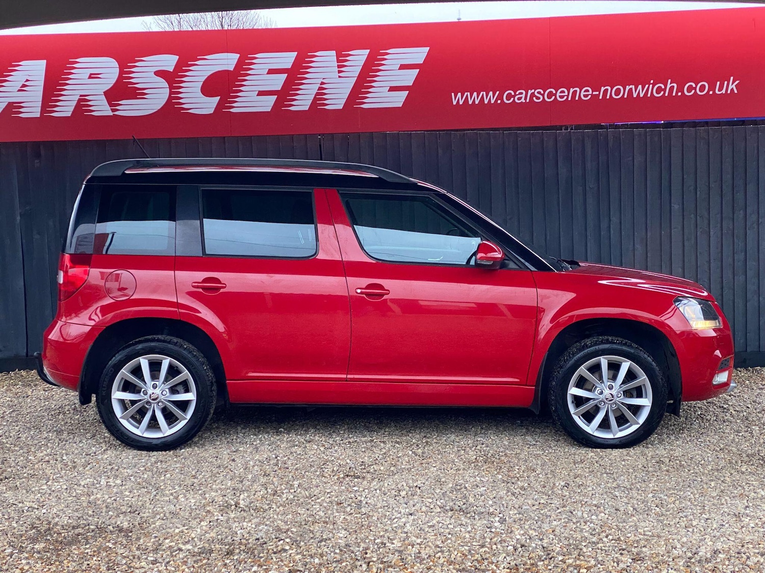 Used Skoda Yeti 2015 for sale - 76964983: Photo 2